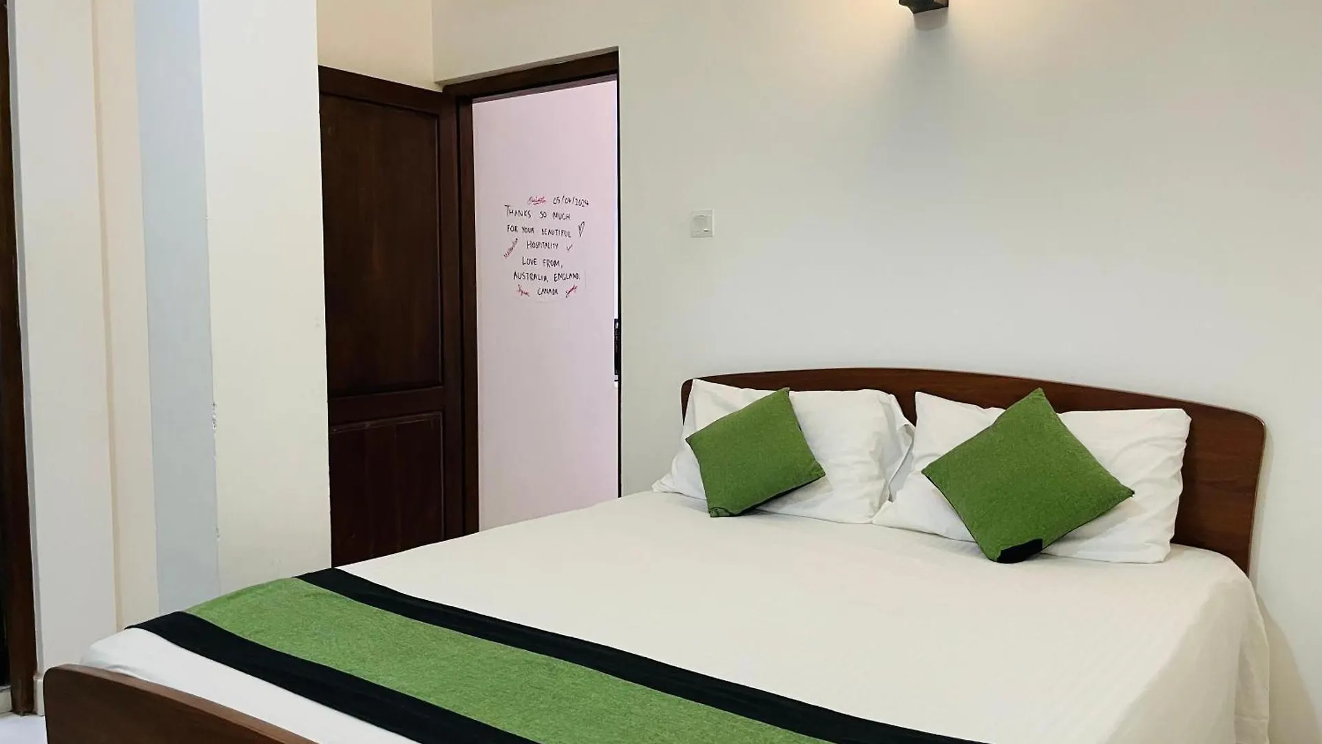 Bed & Breakfast Seasons Villa Sigiriya